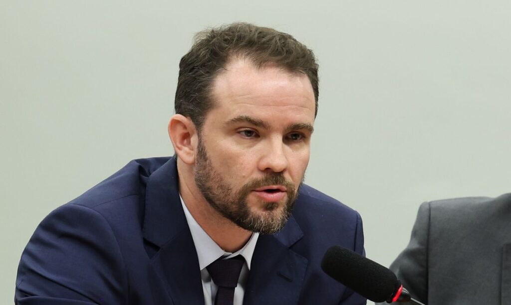 Diálogo com o mercado será base para cumprir meta fiscal, afirma Durigan