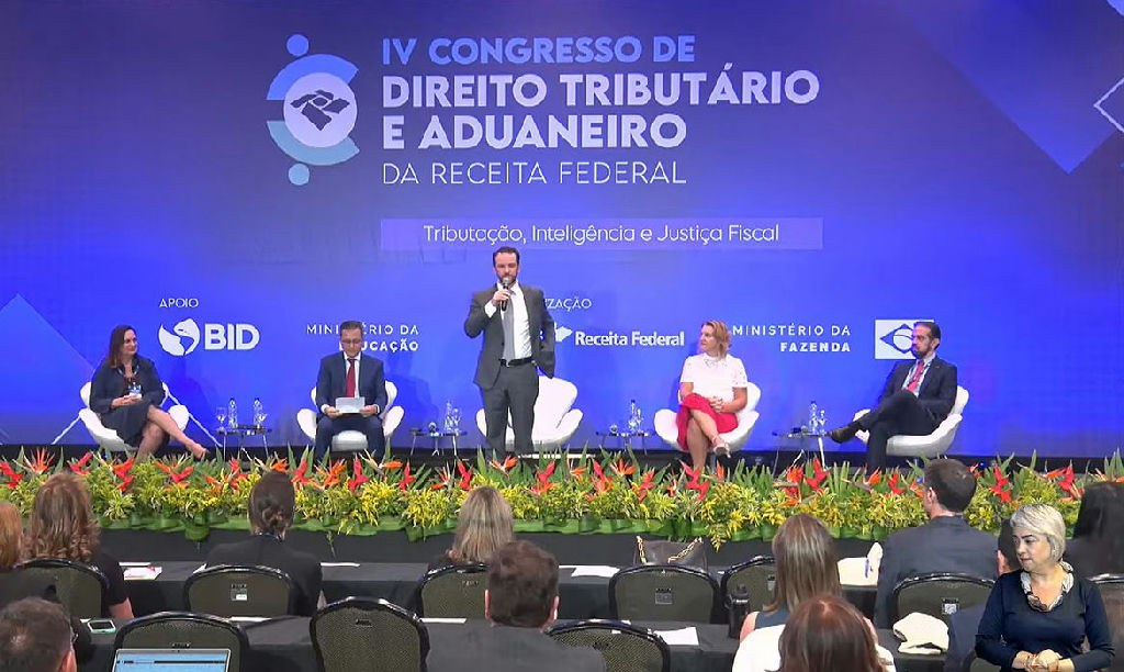 Durigan propõe Receita Federal como centro de dados para inteligência estatal