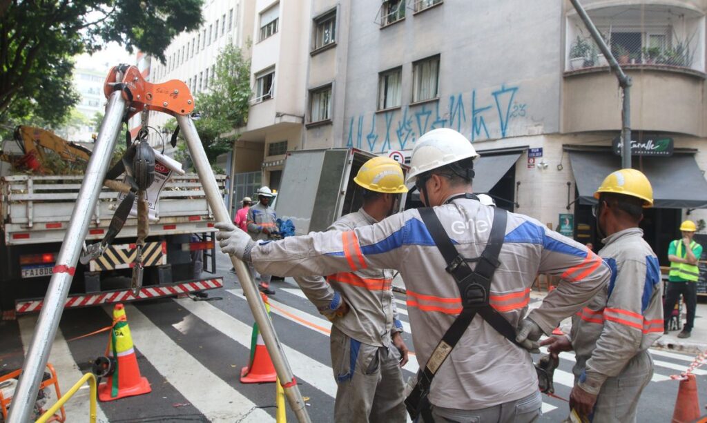 Enel sofre sanção de R$ 11,4 milhões do Procon de SP devido a apagões na capital