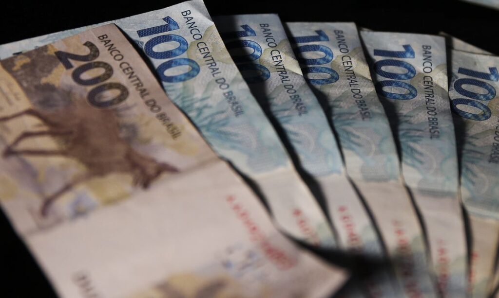Fisco arrecada R$ 239,4 bi em setembro e avança 5,62%