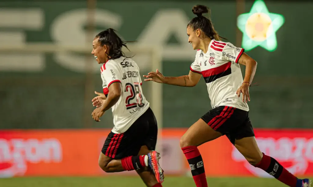 Flamengo supera o Fluminense no clássico e garante vaga nas semifinais da Copa do Brasil Feminina