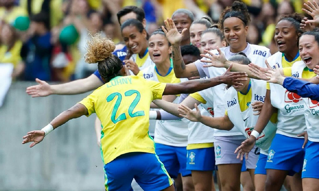Futebol feminino: Brasil goleia Argentina em amistoso no Beira-rio com show de gols