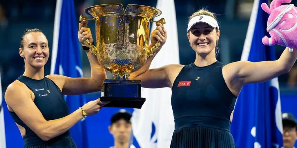 Luisa Stefani e Gabriela Dabrowski conquistam WTA 1000 de Pequim, o quinto troféu da parceria em 2026
