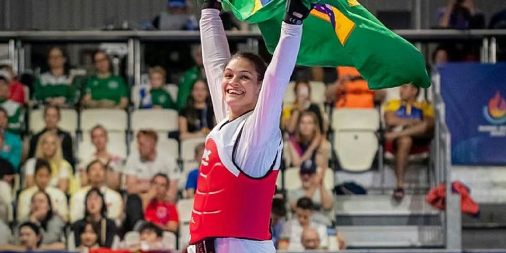 Taekwondo: Maria Clara Pacheco brilha em Paris e fatura terceiro ouro no Grand Prix