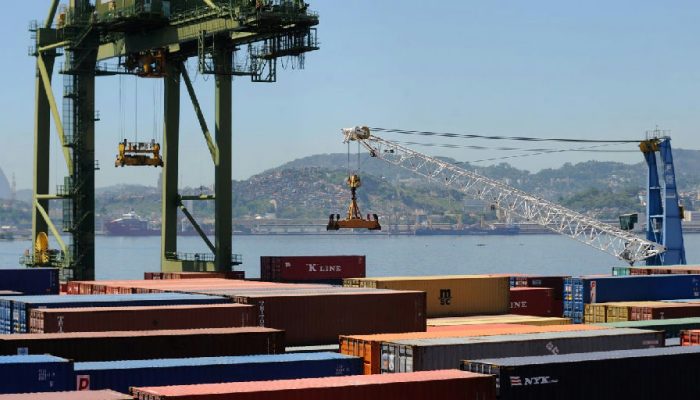 Agosto registra superávit de US$ 7,4 bilhões na balança comercial