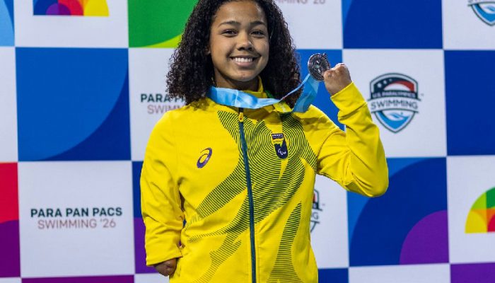 Alessandra eleva o Brasil com recorde mundial no Parapan-pacífico