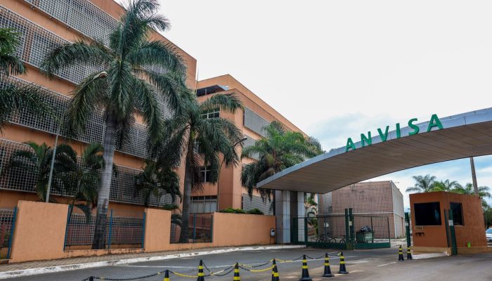 Anvisa age contra fraudes e proíbe emagrecedores sem registro, alerta sobre testosterona e restringe cannabis