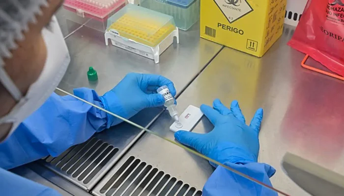 Anvisa estabelece novas normas para controle de qualidade em laboratórios brasileiros