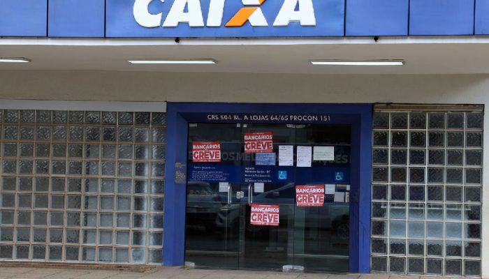 Bancários da Caixa mantêm greve nacional após rejeição de proposta em assembleia