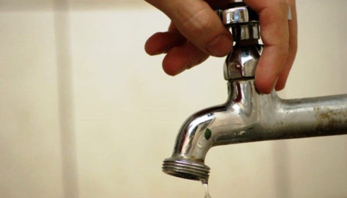Corte no abastecimento de água em Jacareí afeta 90 mil pessoas a partir de terça