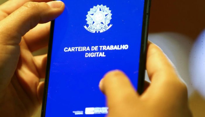 Desemprego cai para 5,3% e Brasil atinge recorde de ocupação no trimestre