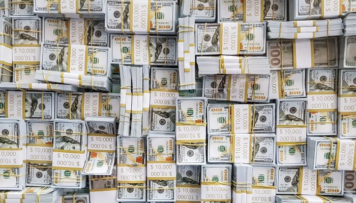 Dólar recua a R$ 5,14 e Ibovespa sobe: mercado financeiro registra alívio