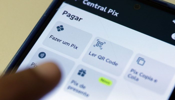 Falha no sistema PIX gera instabilidade nacional e afeta pagamentos neste domingo