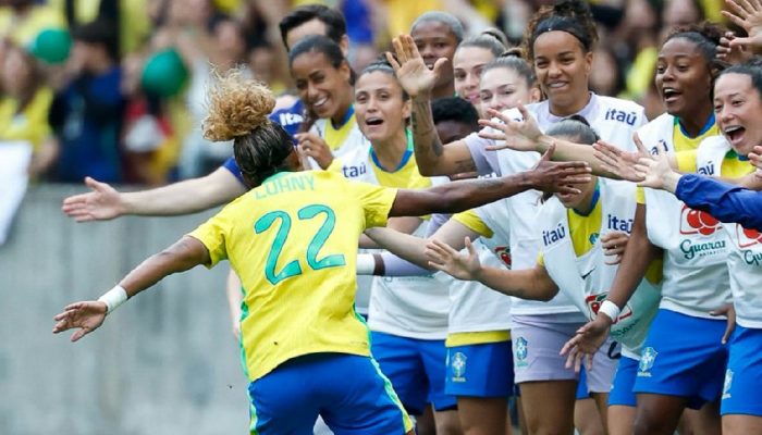 Futebol feminino: Brasil goleia Argentina em amistoso no Beira-rio com show de gols