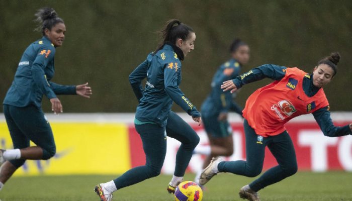 Futebol feminino: seleção brasileira faz estreia histórica no Beira-rio contra a Argentina