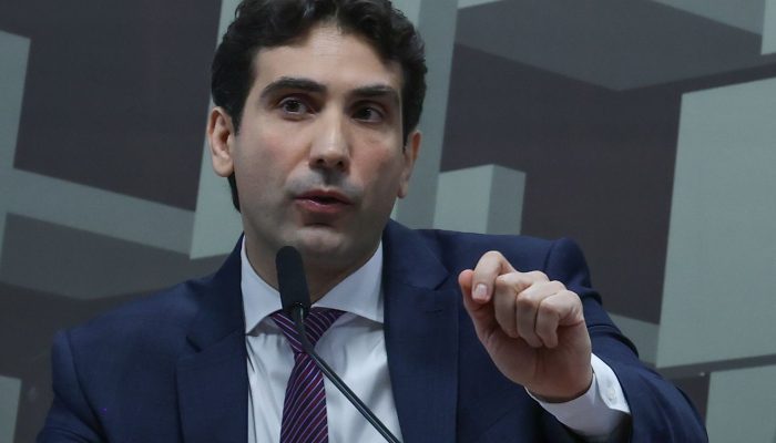 Galípolo critica pressão de empresas para uso indevido do Fundo Garantidor de Crédito