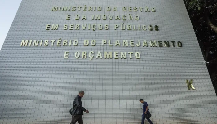 Governo planeja realocar r$ 20 bilhões no orçamento de 2027 para novos estímulos