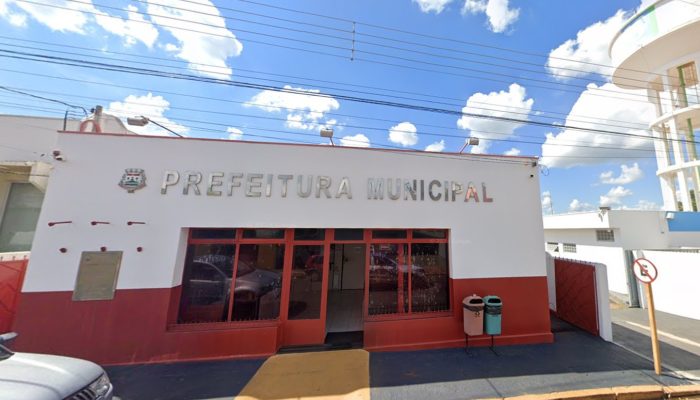 risco de acidentes em altura e irregularidades, conforme informou o Ministério P