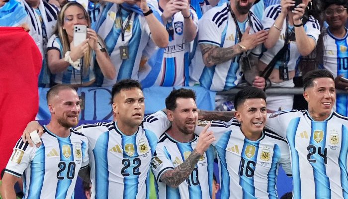 Copa do Mundo: Argentina e França podem selar vaga hoje em confrontos decisivos