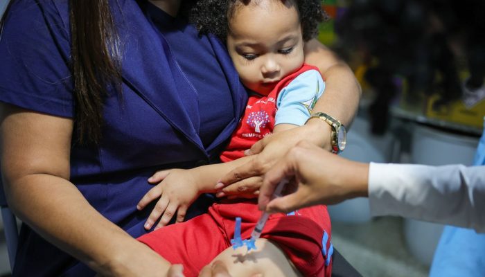 Brasil reforça imunização infantil: SUS retoma duas doses de reforço da vacina poliomielite