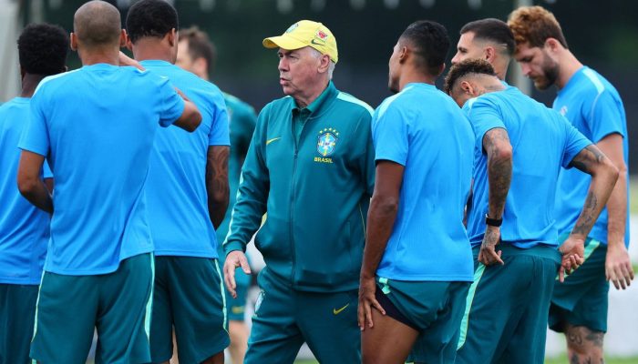 Voo da Seleção Brasileira para Miami sofre atraso e altera planejamento para confronto decisivo