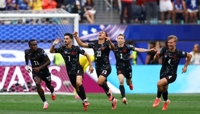 Canadá faz história e se classifica às oitavas da Copa com gol no fim do jogo
