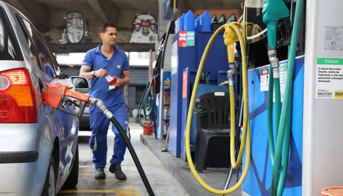 Governo libera R$ 550 milhões para subsidiar diesel e estabilizar mercado