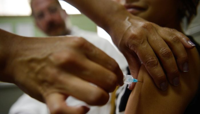 Adolescentes de 15 a 19 anos têm mais tempo para se vacinar contra o HPV
