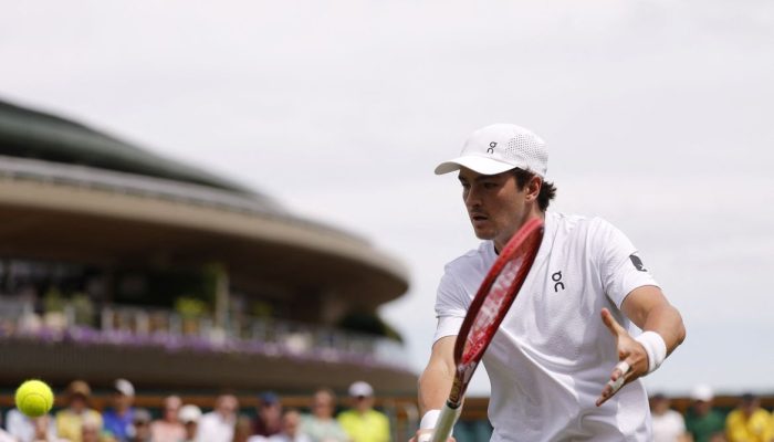 João Fonseca enfrenta Jesper de Jong em Wimbledon: detalhes do reencontro e expectativas