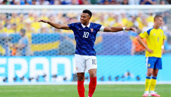Mbappé brilha com dois gols e França garante vaga nas oitavas da Copa do Mundo