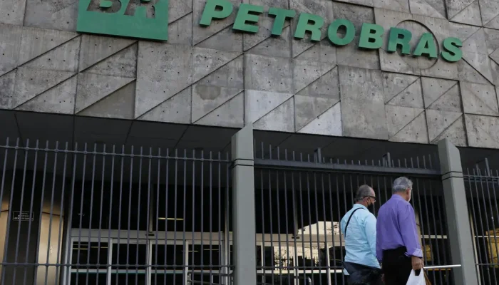 Petrobras anuncia nova redução no preço do querosene de aviação em meio a cenário global mais estável