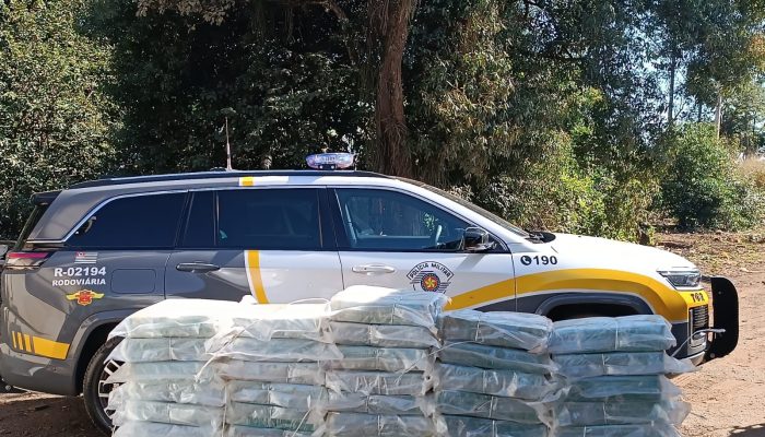 Cocaína é encontrada em teto de furgão durante fiscalização em rodovia de Palmital SSP/Divulgação