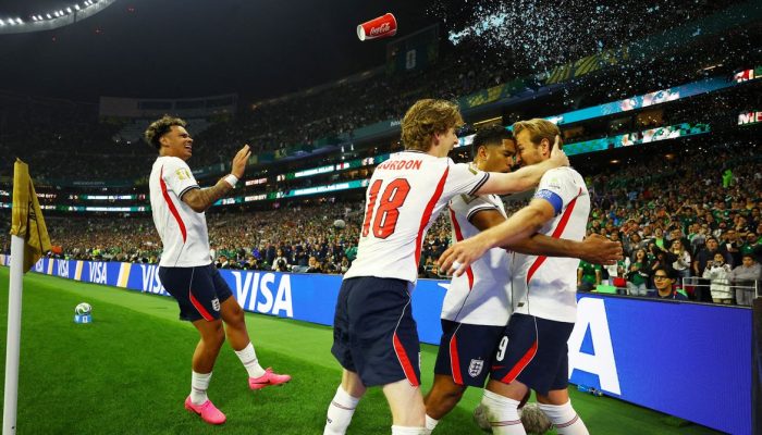 Inglaterra faz história no Azteca: vitória dramática sobre o México garante vaga nas quartas da Copa