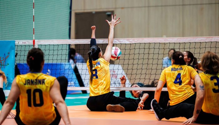 Seleções brasileiras de vôlei sentado avançam com 100% de aproveitamento no Mundial