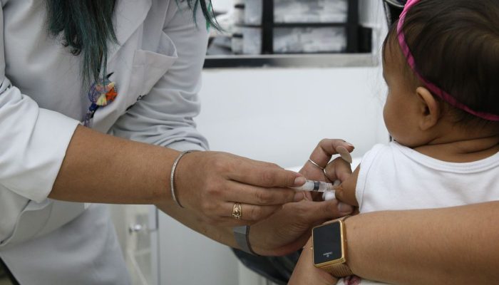 Imunização infantil em risco: Unicef alerta para milhões de bebês sem doses essenciais