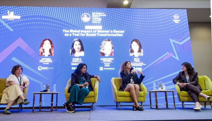 Copa Feminina de 2027 no Brasil é tema central em conferência de futebol nos EUA
