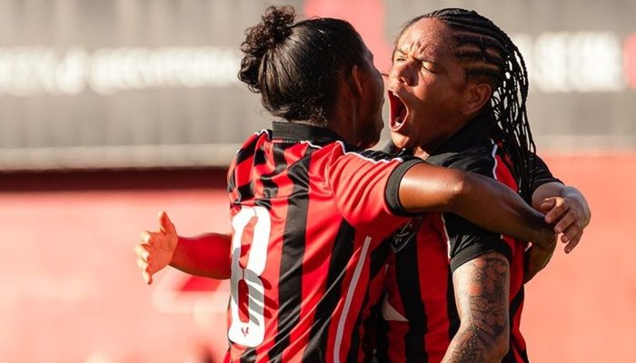 Vitória supera Botafogo e escapa da lanterna no retorno do Brasileiro Feminino