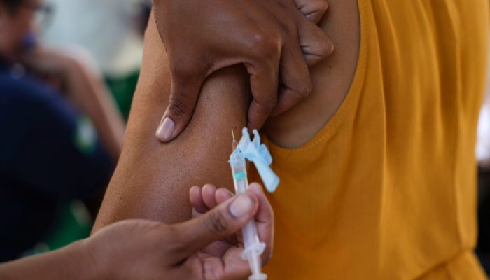 Vacinação é prioridade em São Paulo após 13 casos de sarampo