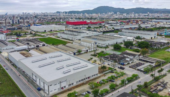 Juros altos barram crédito e investimentos da indústria, alerta CNI