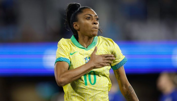Kerolin faz história no futebol feminino com transferência recorde para o Barcelona
