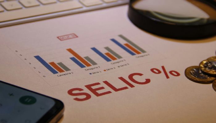 Mercado financeiro revisa para baixo projeção da Selic para 2026