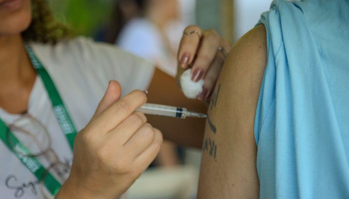Mutirão nacional de vacinação mobiliza postos para crianças e adolescentes neste sábado