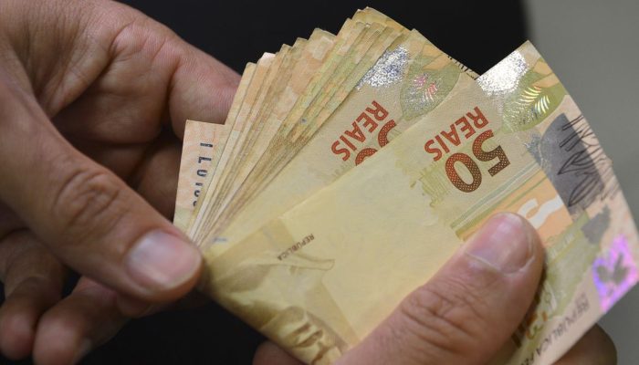 Número de superendividados no Brasil dispara 75% em cinco anos, aponta Banco Central