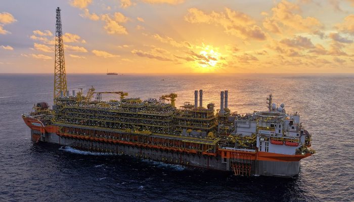 Pré-sal brasileiro: Navio-plataforma da Petrobras alcança pico de produção