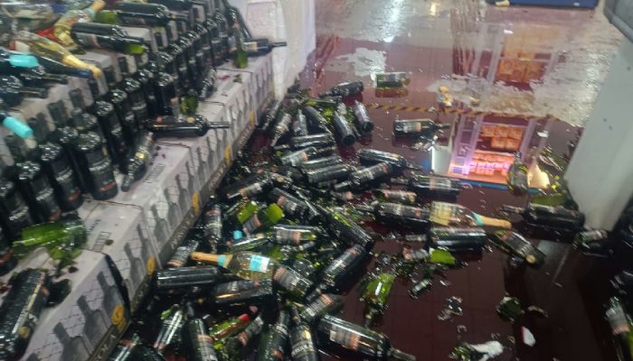 Recusa de cartão leva homem a destruir R$ 60 mil em vinhos em supermercado no interior paulista