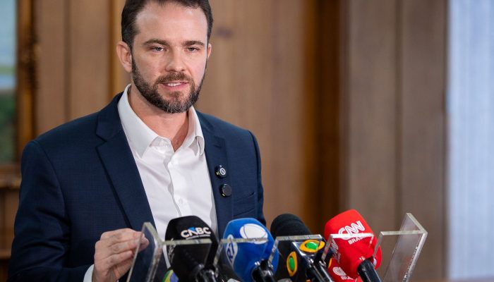 Salário mínimo deve atingir R$ 1.741 em 2027 com ganho real