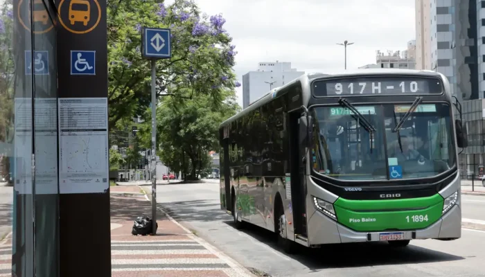 Setor de serviços brasileiro: estabilidade em junho e crescimento de 2% no primeiro semestre
