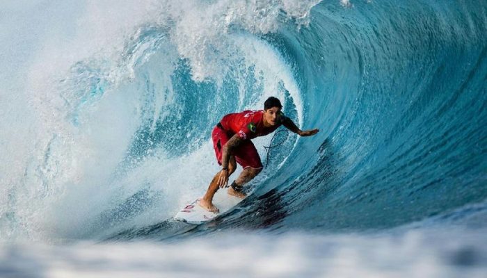 Tricampeão Medina tira 10 e é vice na etapa de Fiji da WSL