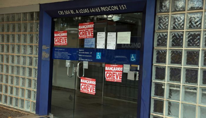 TST define efetivo mínimo de 60% para serviços essenciais da Caixa durante greve
