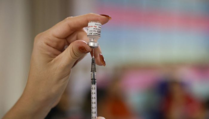 Vacinação contra HPV reduz prevalência do vírus pela metade em jovens brasileiros